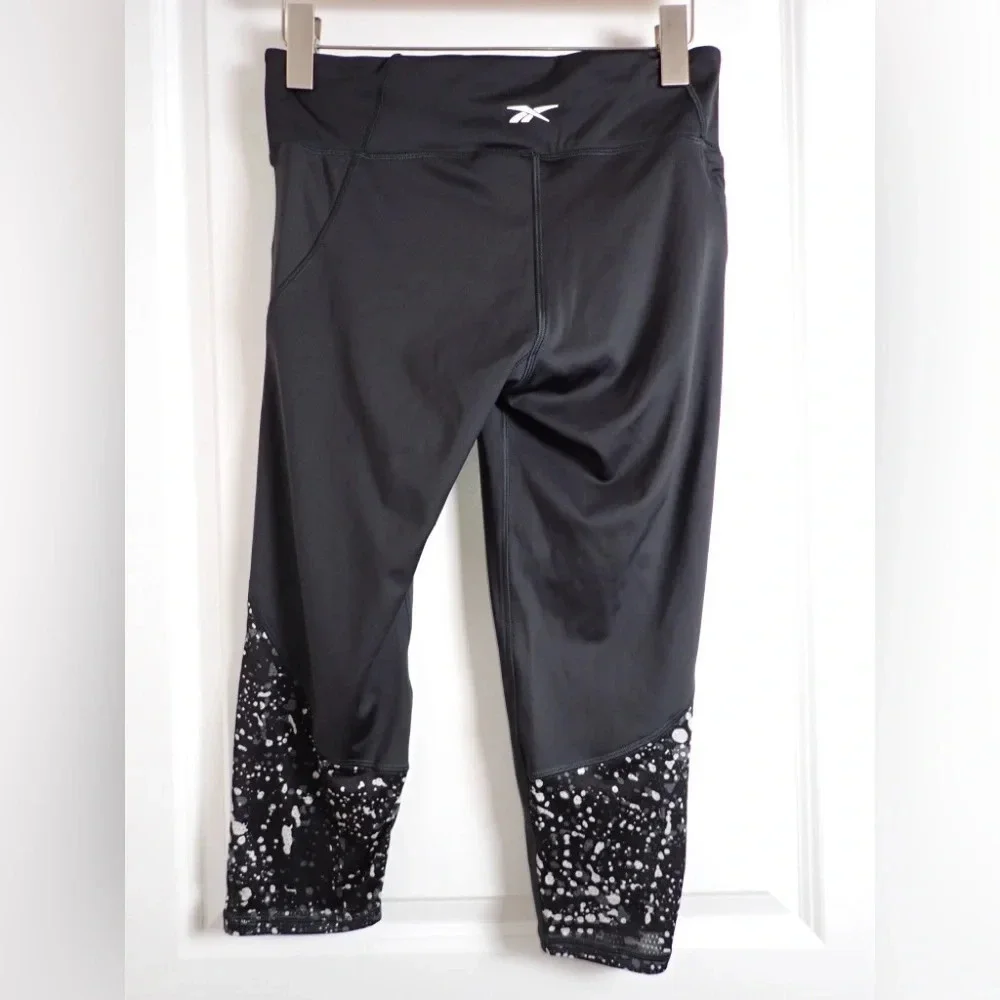 Reebok Cropped Black Leggings Size M